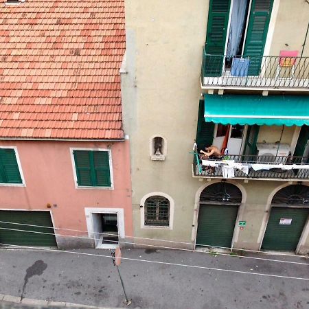 Una Stanza In Un Appartamento Gênes Extérieur photo