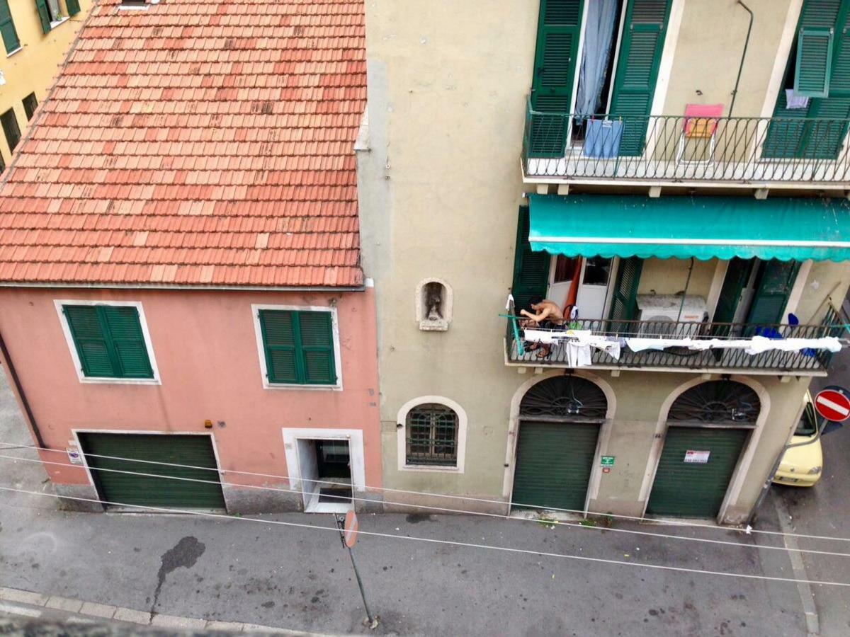 Una Stanza In Un Appartamento Gênes Extérieur photo